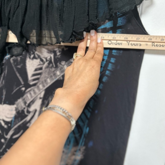 Dry Clean Only Women’s Ruffle T-Shirt Size Small - Picture 9 of 13